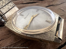 Load image into Gallery viewer, Bulova Textured Tonneau Case with Shield Design, Manual, 31x39mm
