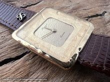 Load image into Gallery viewer, Leonard Geneve NOS 'Gold Ingot' Style Case, Quartz, 28.5x30mm
