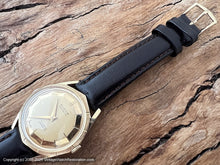 Load image into Gallery viewer, Eldor Geneve 'Spider Web' Dial in Gold in Octagonal Case, Manual, 34x40mm
