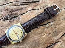 Load image into Gallery viewer, Gruen Golden Dial Day-Date Square Tonneau, Manual, 34x36.5mm
