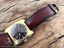 Load image into Gallery viewer, Certina &#39;Argonaut 220&#39; Ruby Red Dial, Hefty Tapered Square Case, Manual, 33x39mm
