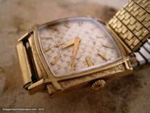 Load image into Gallery viewer, Quinticential Sixties Styled Bulova, Manual, 28x35mm

