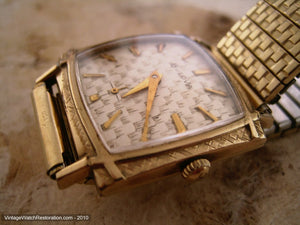 Quinticential Sixties Styled Bulova, Manual, 28x35mm