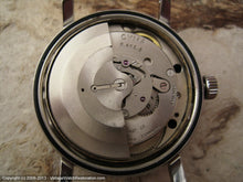 Load image into Gallery viewer, Near mint Cyma &#39;Navystar&#39; Silver Dial with Date, Automatic, Large 35mm
