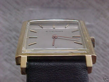 Load image into Gallery viewer, Eterna Square 18K Gold, Manual, 26mm x 34mm
