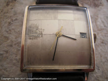Load image into Gallery viewer, Girard-Perregaux Checkered Golden Dial with Date in Square Case, Manual, 29x29mm
