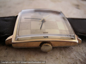 Girard-Perregaux Checkered Golden Dial with Date in Square Case, Manual, 29x29mm