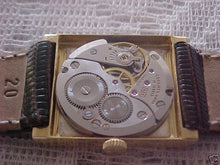 Load image into Gallery viewer, Longines Solid 18K Squared, Manual, 24mm x 29mm
