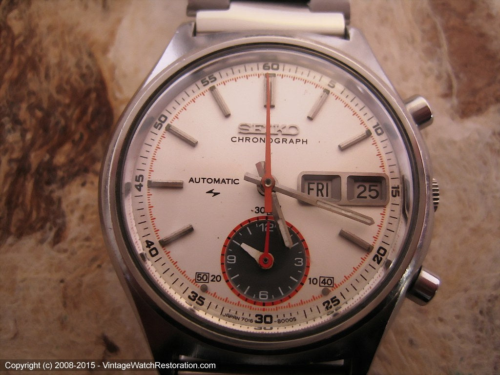 Attractive Day/Date Seiko Chronograph Model 7016, Automatic, V.Large 37.5mm