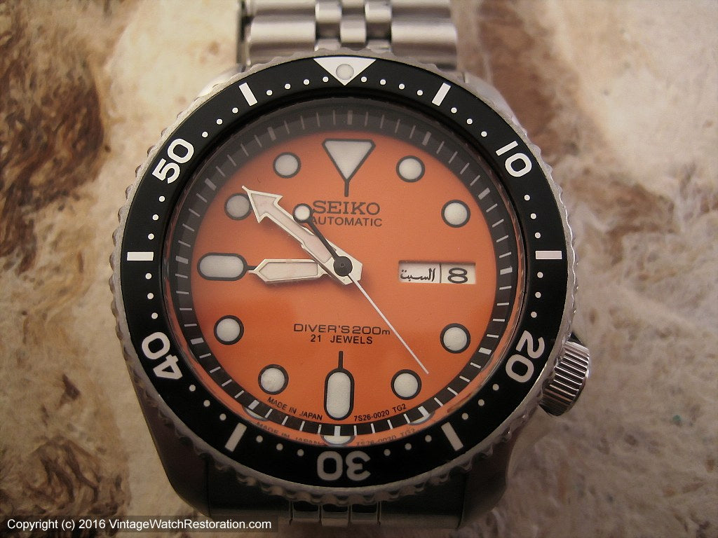 Seiko Orange Dial Divers 200M Day Date with Hefty Seiko Stainlesss Bracelet, Automatic, Huge 42mm