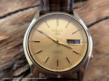 Load image into Gallery viewer, Seiko &#39;5&#39; Golden Dial Day-Date (English and Arabic), Automatic, 35.5mm
