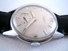 Load image into Gallery viewer, Beautiful Universal Geneve Honeycomb Textured Dial, Manual, 34mm
