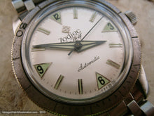Load image into Gallery viewer, Zodiac Seawolf White with Green Triangle Markers - Signed 5x, Automatic, Large 35mm

